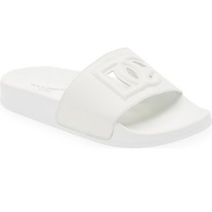 Dolce&Gabbana
Ciabatta Cutout Logo
Kid-Sized Slide Sandal